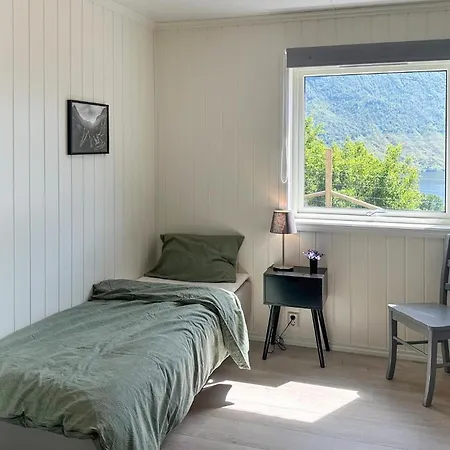 5 Bedroom Awesome In Etne 度假居