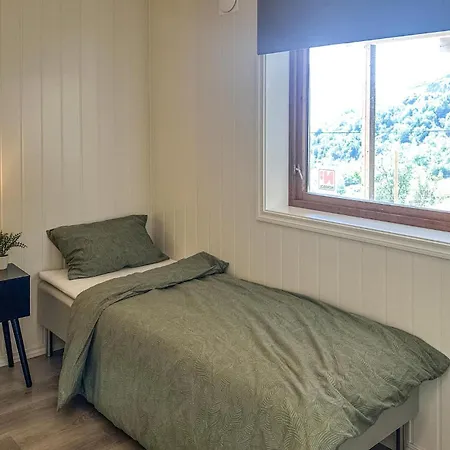 度假居 5 Bedroom Awesome In Etne