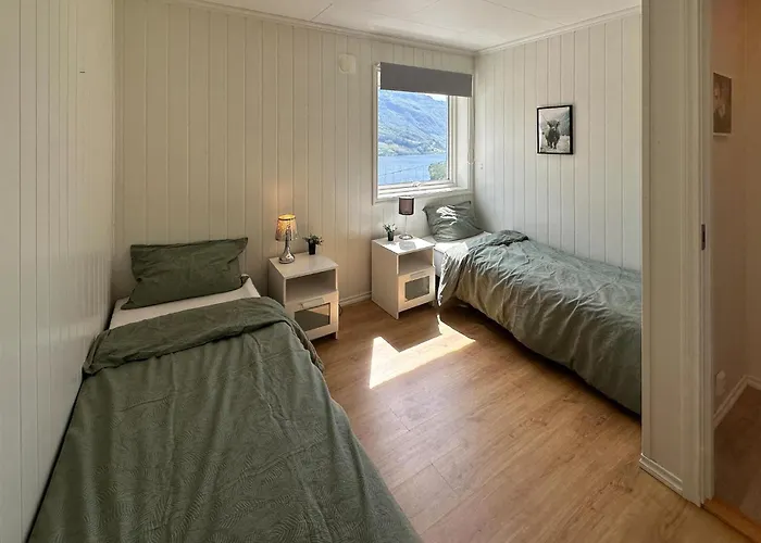 Casa vacanze 5 Bedroom Awesome In Etne Erve