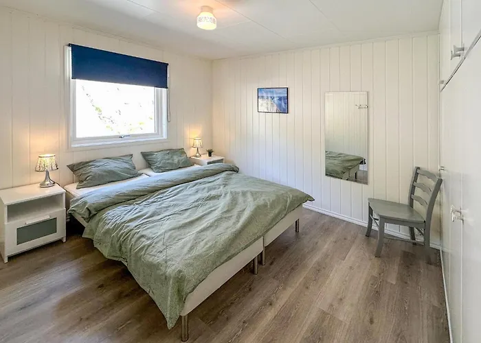 Casa vacanze 5 Bedroom Awesome In Etne *